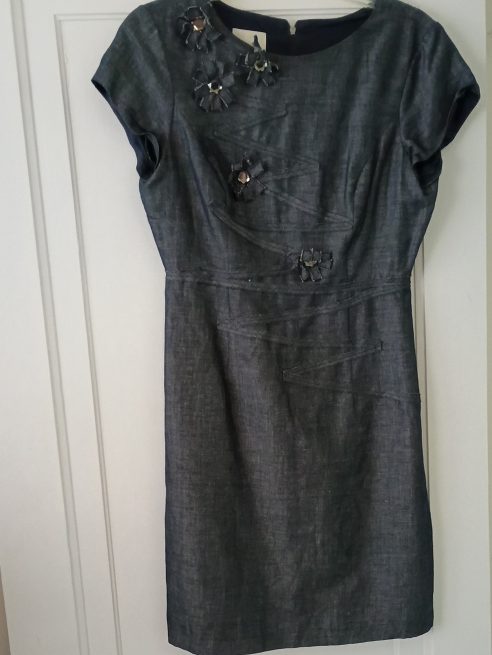 Donna Morgan Charcoal Gray Floral Appliqué Sheath Dress